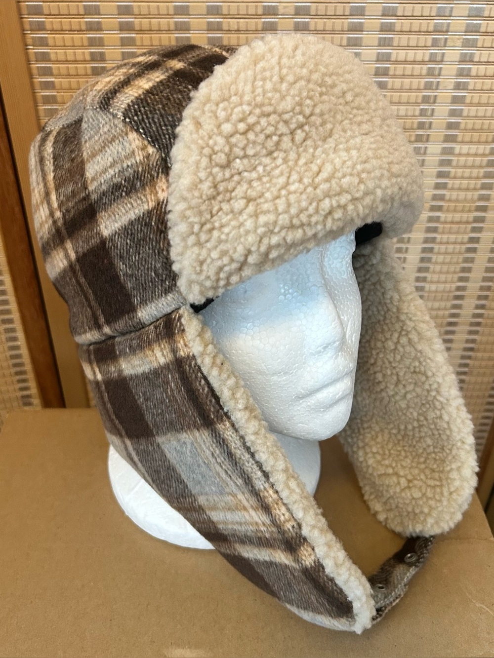 LEVIS MENS WARM WINTER TRAPPER HAT FLANNEL X/XL NEW WITH TAGS